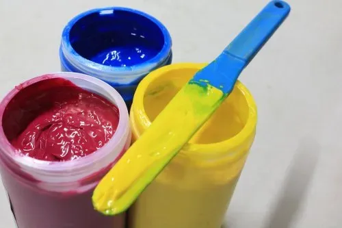 Hochtemperaturtransparente mikrokristalline Glastinte