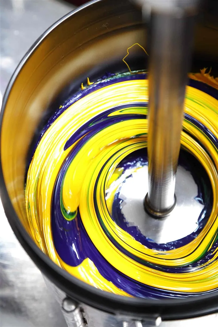 Intelligentes Display. Isolierende Touchscreen-Glastinte